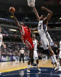  灰熊新秀单场二十八篮板创纪录  