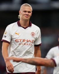  哈兰德双响曼城大胜，追平队史连胜纪录  