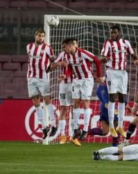  Eriksen任意球制胜曼联一球小胜 Leicester  