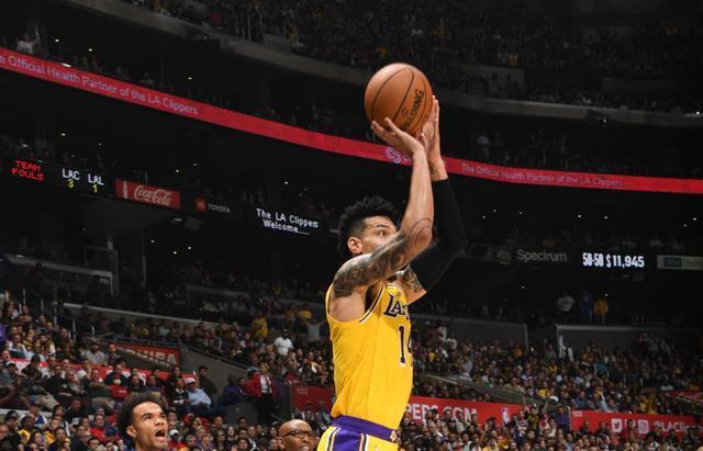  布雷斯特主场气势如虹，开场闪电战奠定胜局轻取三分